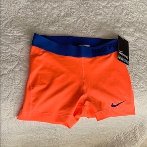 Gifted a size too small for me, brand new!